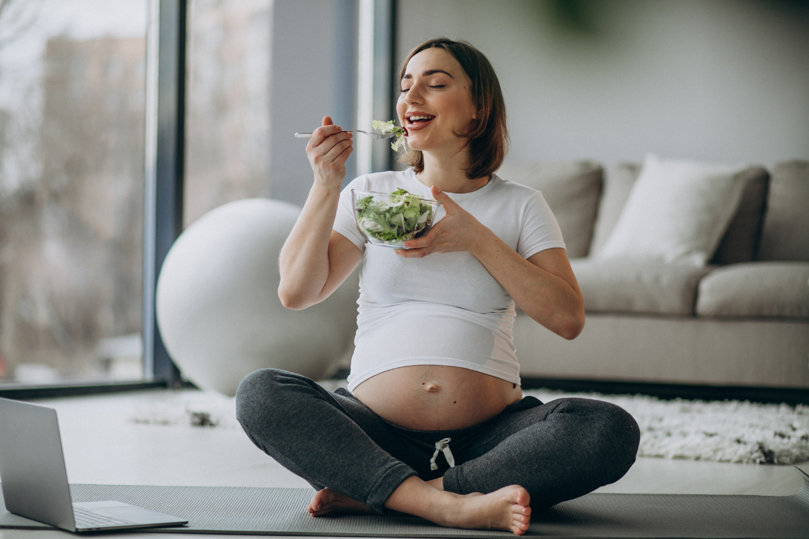 Gebelik ve Emzirme Döneminde Sağlıklı Beslenme: Anne ve Bebek İçin Öneriler